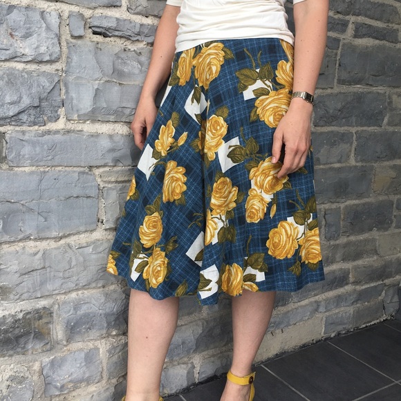 Odille Floral Mid-Length Linen Blend Skirt - Picture 2 of 9